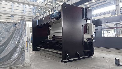 Фото 67 - MetalTec HBC 500/6000 листогибочные гидравлические прессы с ЧПУ большого тоннажа.